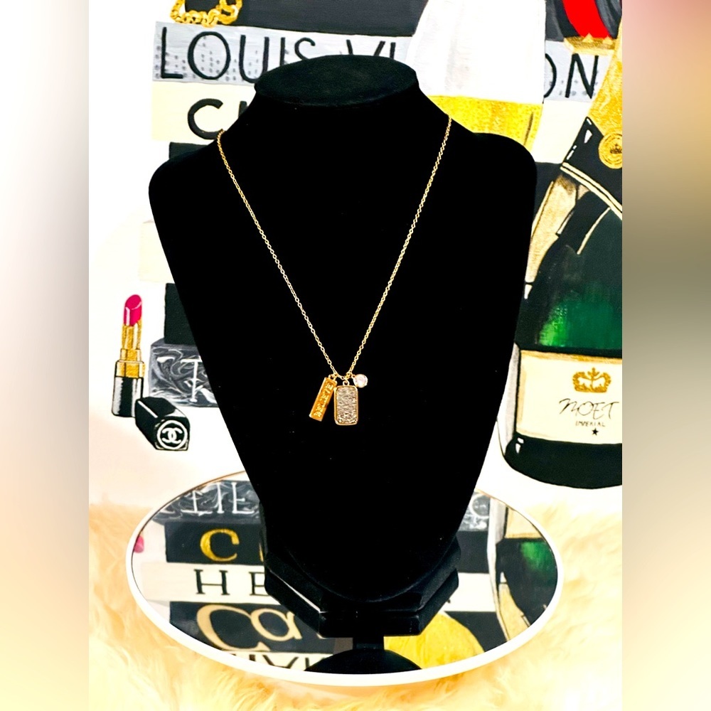 NIB Necklace 3 pendant Gold Plated Adjustable Chain - Picture 1 of 8